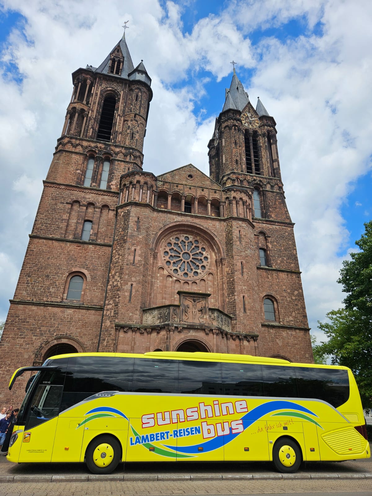 Abfahrt vor dem Saardom