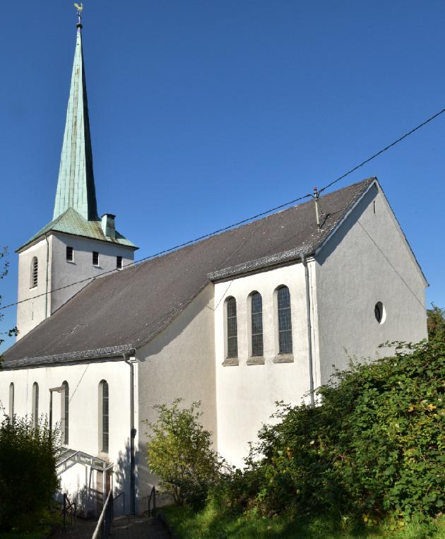 Außenansicht der Kirche Herz Jesu in Bilsdorf