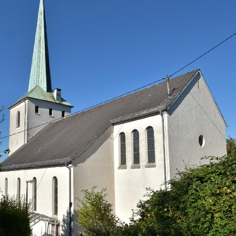 Außenansicht der Kirche Herz Jesu in Bilsdorf
