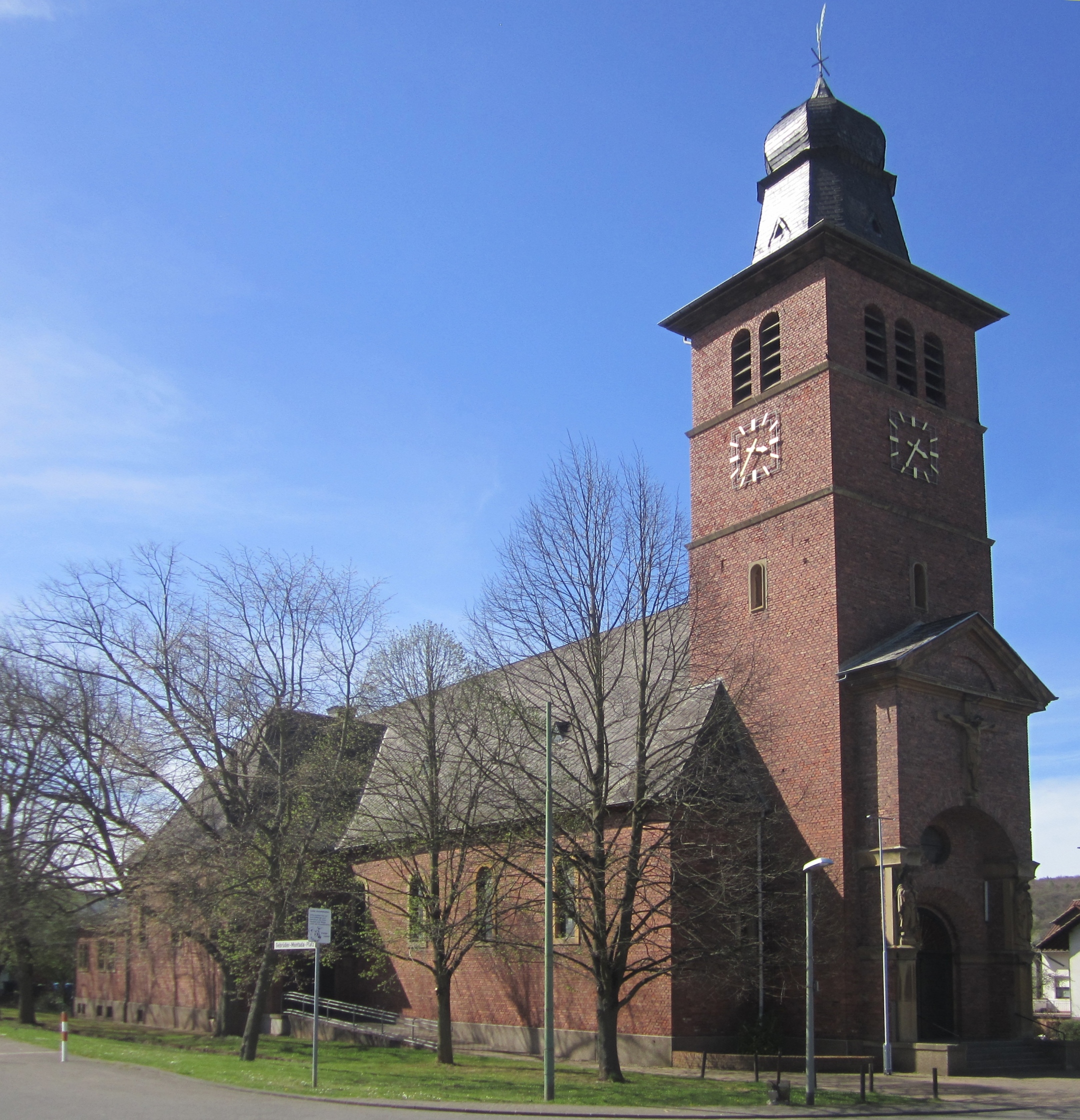 Außenansicht der Kirche St. Michael Körprich