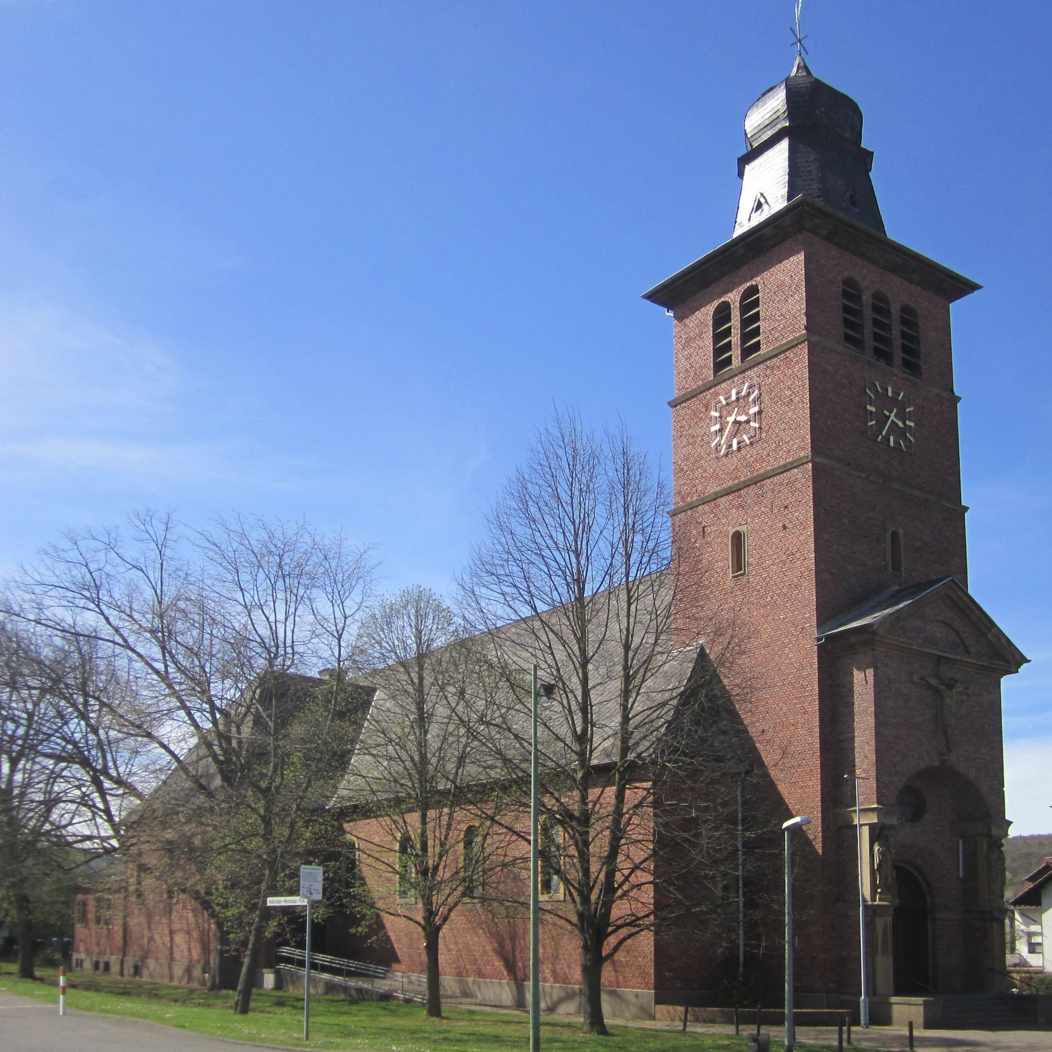 Außenansicht der Kirche St. Michael Körprich